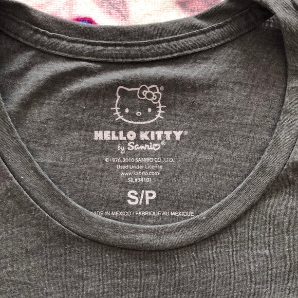 Hello Kitty T-Shirt - Picture 3 of 3